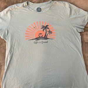 Life Is Good Women XL tshirt